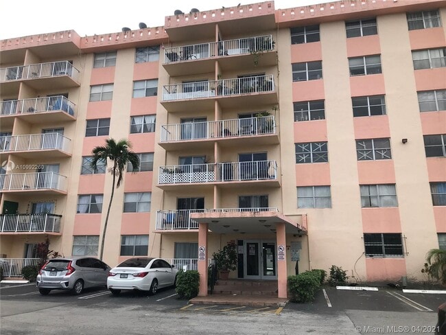 Building Photo - 16465 NE 22nd Ave