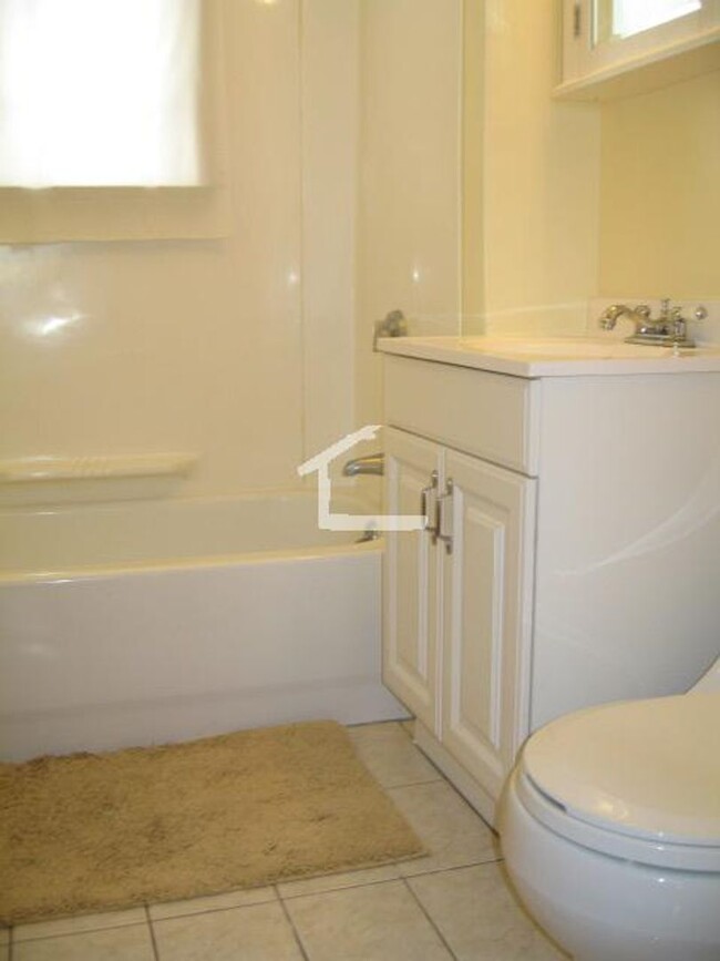 Building Photo - Great apt near Boston Landing! Allston/Bri...