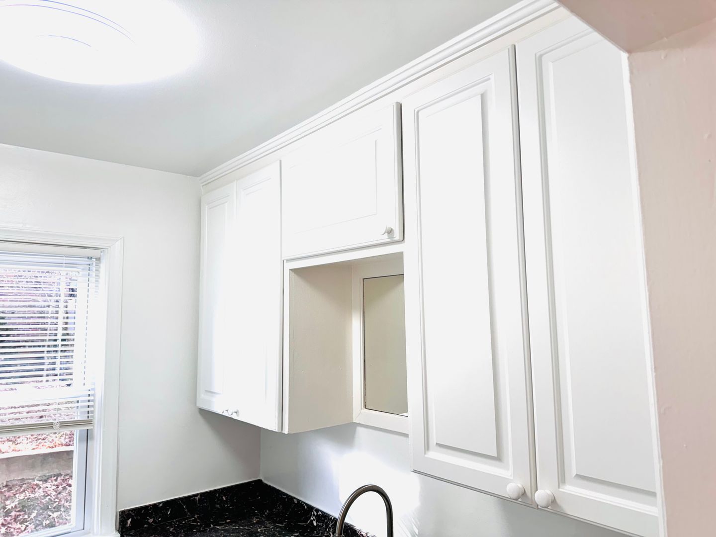 Building Photo - 908 Hudson Ave