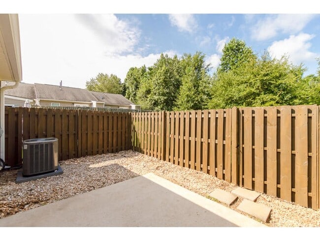 Building Photo - 663 Mickelson Way