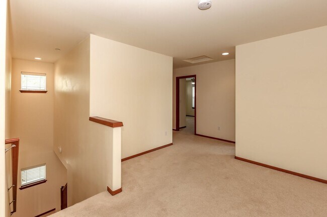 Building Photo - Spacious 4-Bedroom DuPont Home with AC
