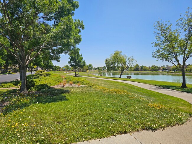 Building Photo - DREAMY 5 Bed/3 Bath OASIS - Discovery Bay