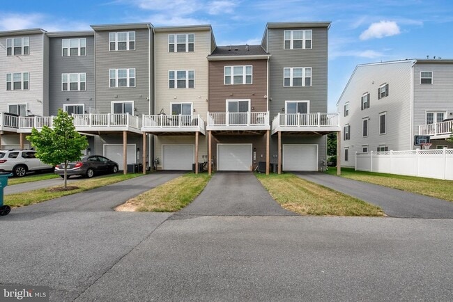 Building Photo - 6616 Ballenger Run Blvd