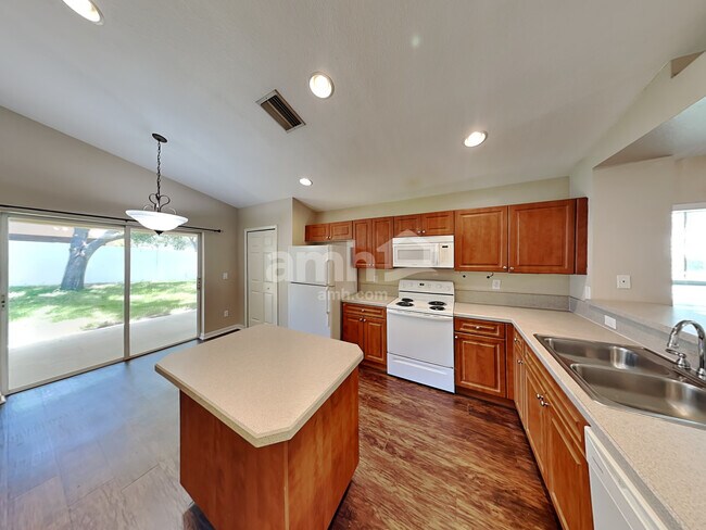 Building Photo - 11719 Crest Creek Dr