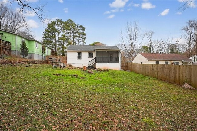 Building Photo - 871 Hargis St SE