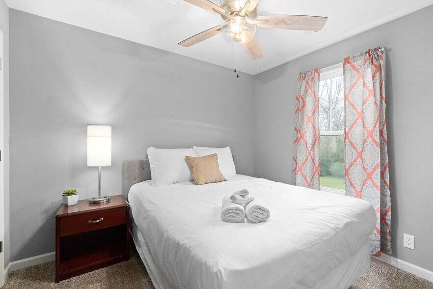 Building Photo - 865 Central Ave