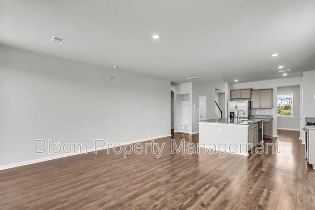 Building Photo - 425 Ribiero Dr