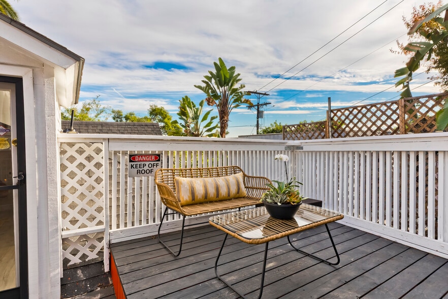 Building Photo - 2427 N Gower St