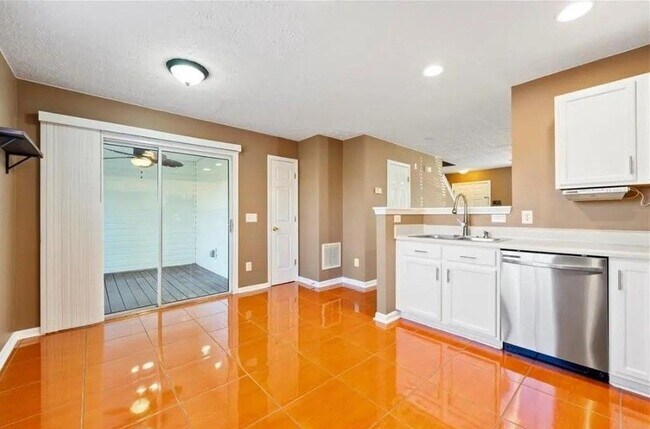 Building Photo - 5215 Sky Ridge Way