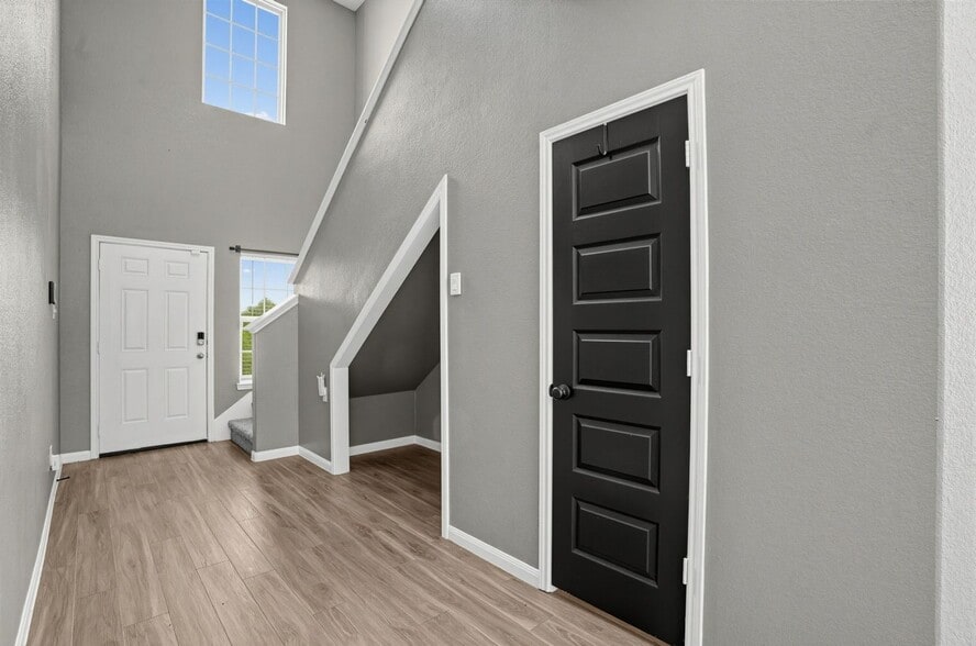 Building Photo - 22501 Cormorant Ct