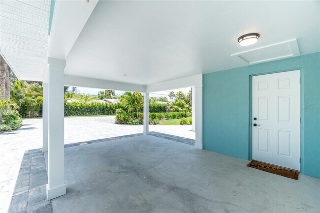 Building Photo - 1265 Holiday Dr