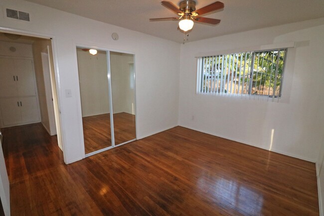 Building Photo - 3/2 house in Clairemont! Fenced in back ya...