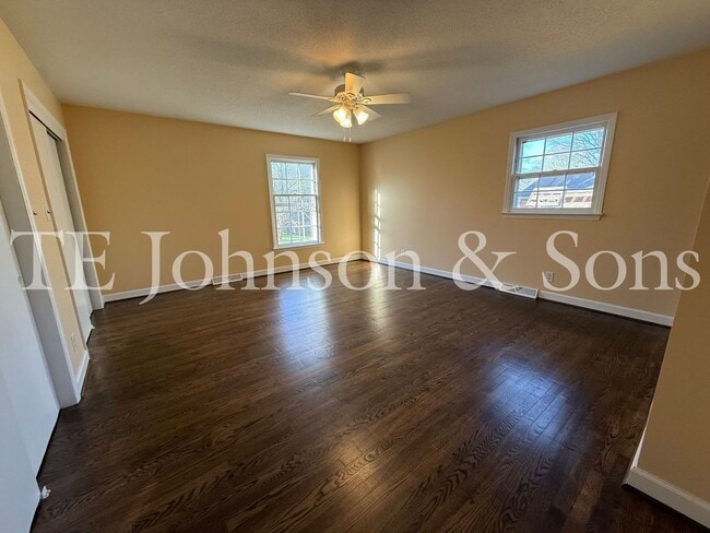 Building Photo - Spacious 4BR Home with Finished Basement, Screened Porch & Garage in Winston-Salem