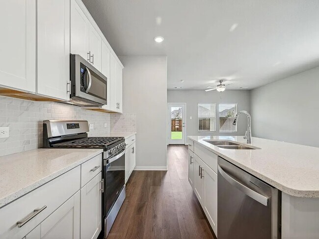 Building Photo - 518 Willet Dr