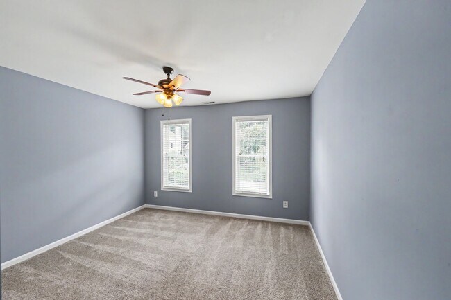 Building Photo - Exceptional 5-Bedroom Home with Finished Basement in Prime Location!