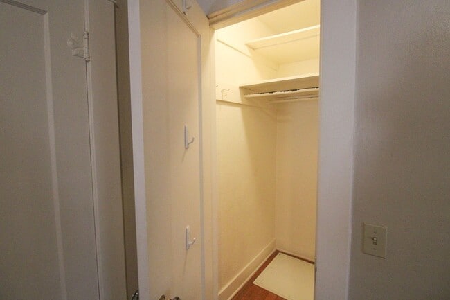 Building Photo - 2 Bedroom Bungalow Downtown SLO with Garage