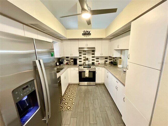 Building Photo - 6930 Bandura Ave