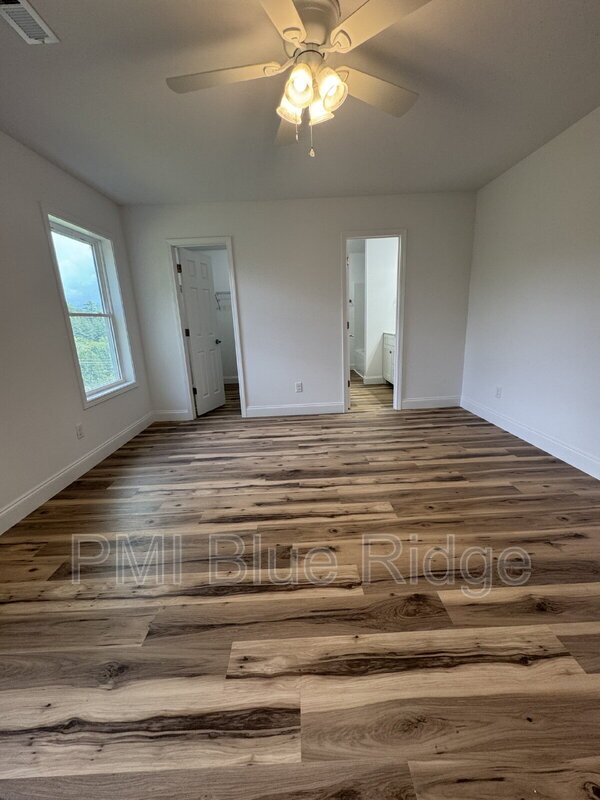 Building Photo - 321 Quinn Hill Ln