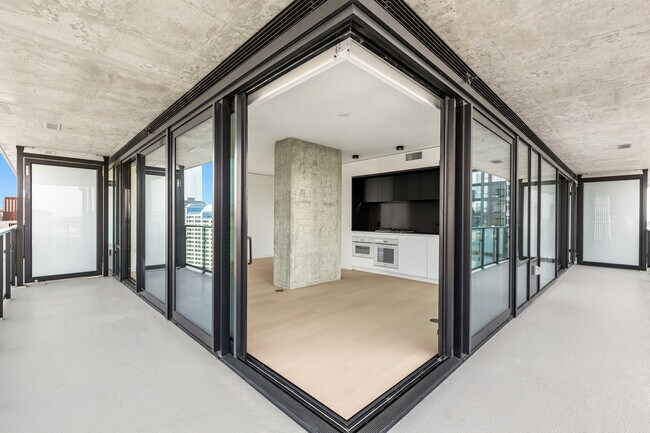 Building Photo - 300 Virginia St
