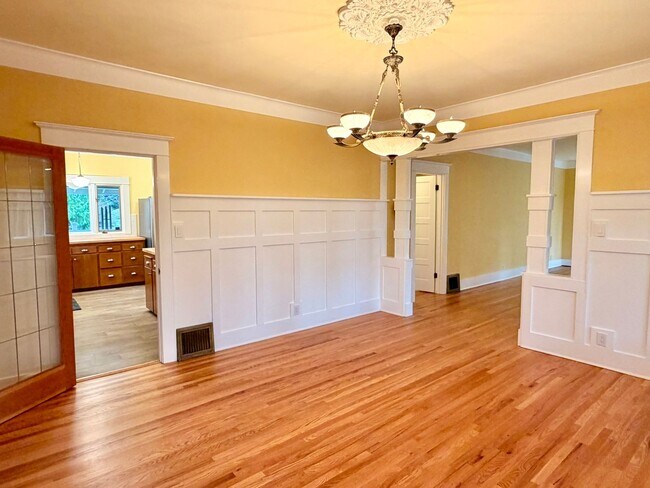 Building Photo - ROJAS