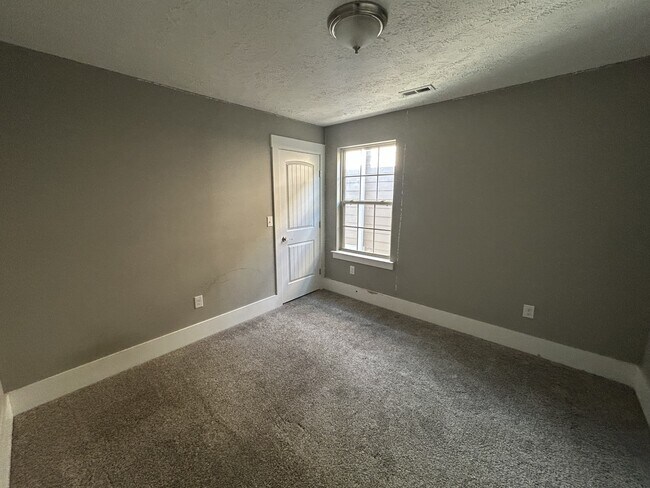 Building Photo - 222 Jasmine Row