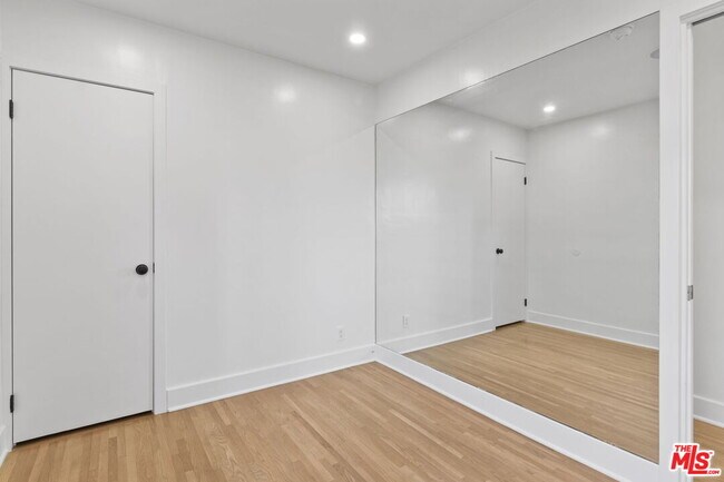Building Photo - 2128 Camden Ave