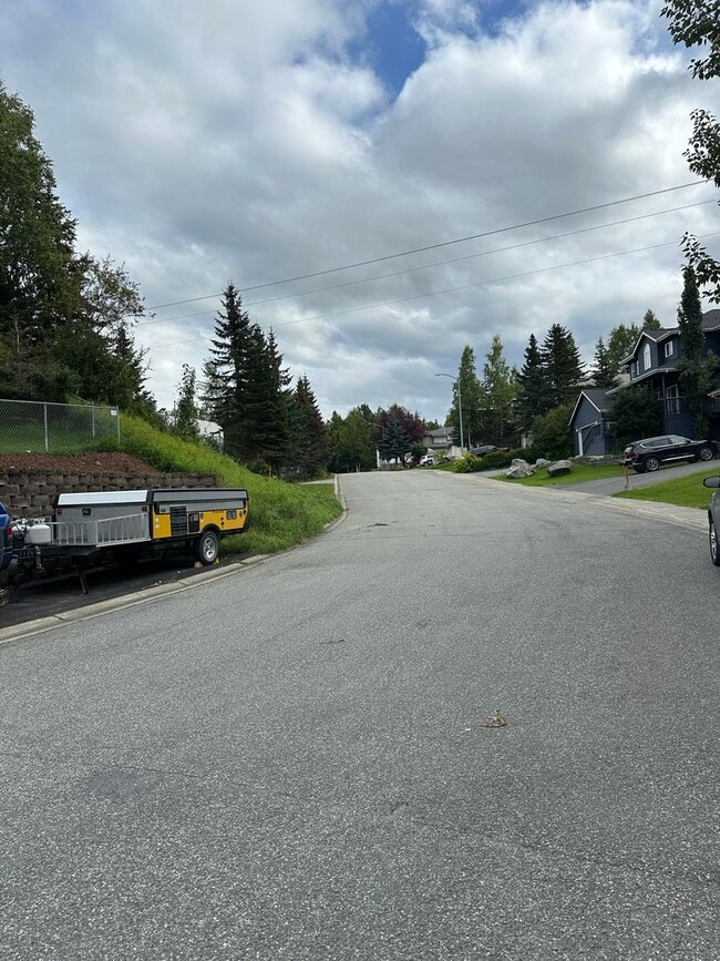 Building Photo - Kempton Hills 3 Bedroom/2.75 Bath Home with Sauna!