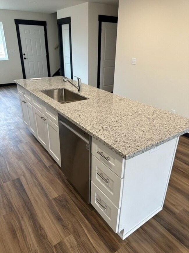 Building Photo - Newer Construction & Pet Friendly! 3 Bed 2.5 Bath Home Available!