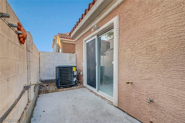 Building Photo - 1453 Morro Creek St