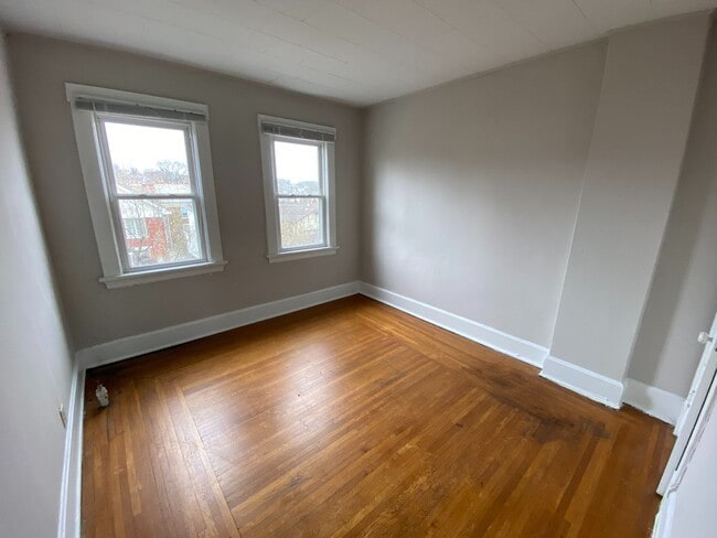 Building Photo - 2365/2377 Ravine St.