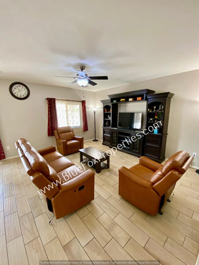 Building Photo - 9009 W Rolling Springs Dr
