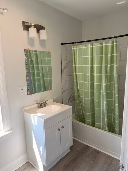 Building Photo - 328 Pattison St