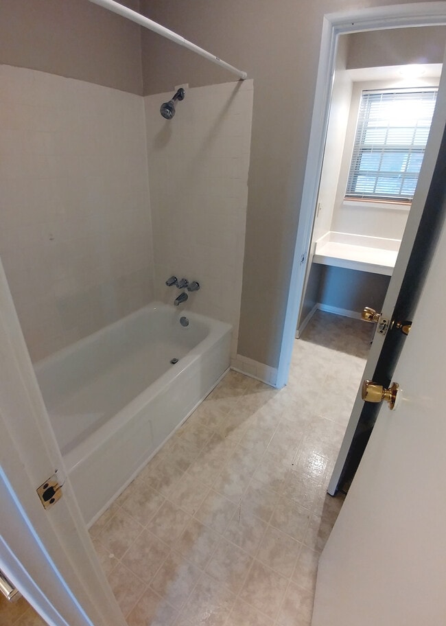 Building Photo - 8516 W 85th St