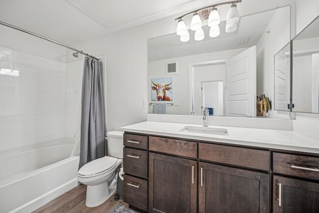 Building Photo - Spacious and Bright Modern 3-Bedroom Condo in Parker!