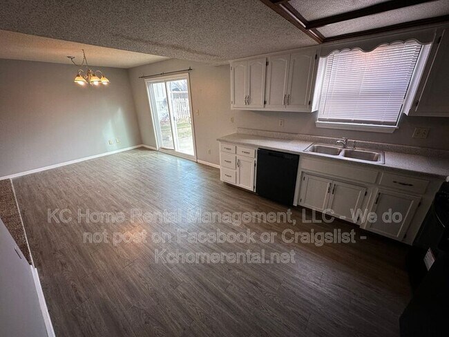 Building Photo - 35 Cherry St