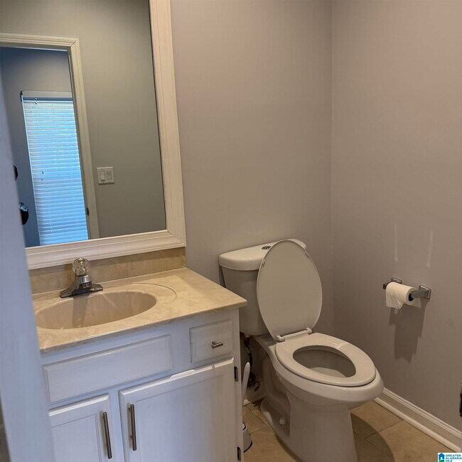 Building Photo - 1932 Waterford Pl