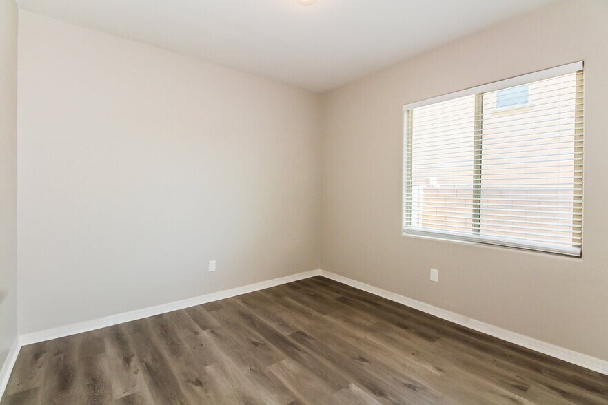 Building Photo - 8231 W Razorbill Dr