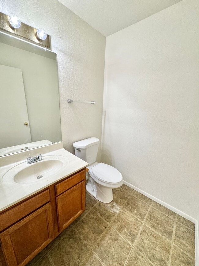 Building Photo - Two Story 3 Bedroom/2.5 Bath Home. Clean & Ready for Immediate Move-in!