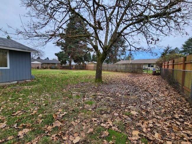 Building Photo - 1829 NE 23rd Ct