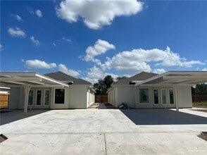 Building Photo - 12 N 56th St