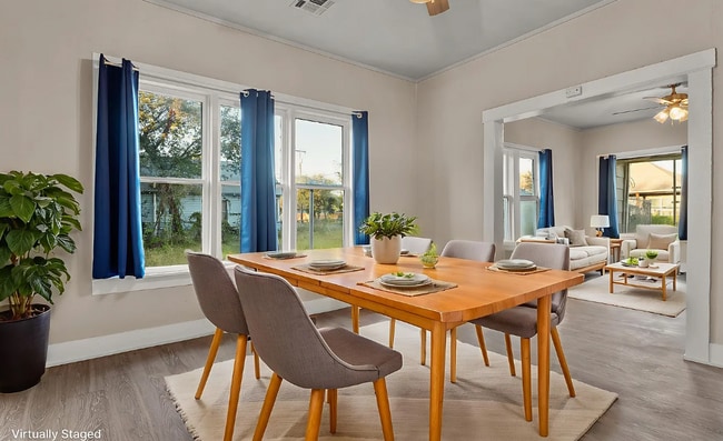 Building Photo - 504 Lottie St