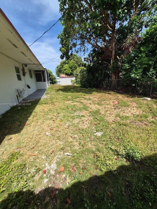 Building Photo - 10030 SW 164th Terrace