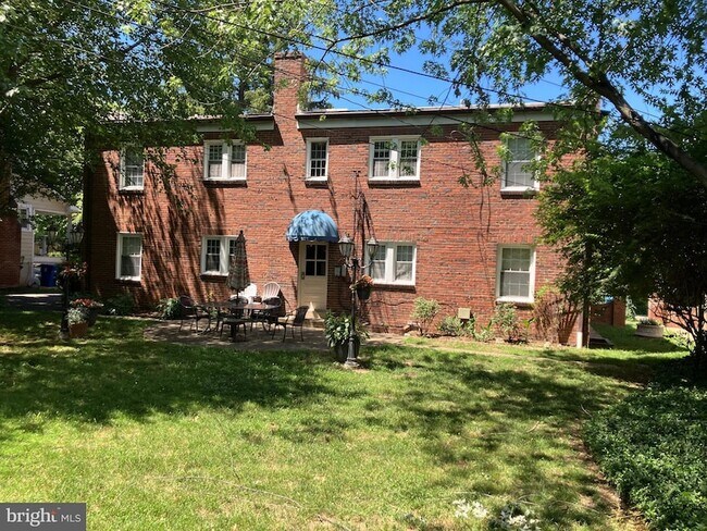 Building Photo - 710 22nd St S