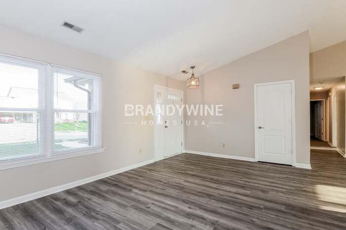 Building Photo - 1932 Herford Dr