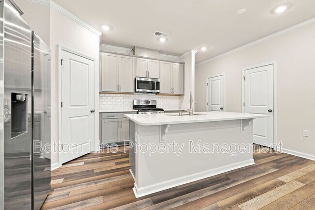 Building Photo - 2312 Kasota Ln
