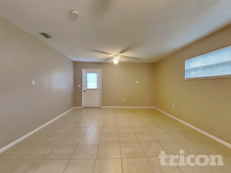 Building Photo - 1726 St Croix Dr