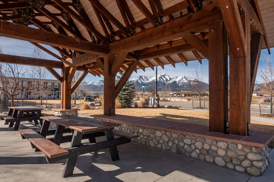 Building Photo - 120 Barnwood Cir