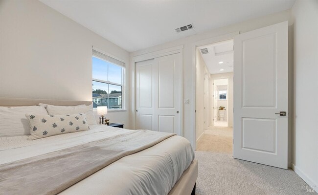 Building Photo - 1747 Linden Ln