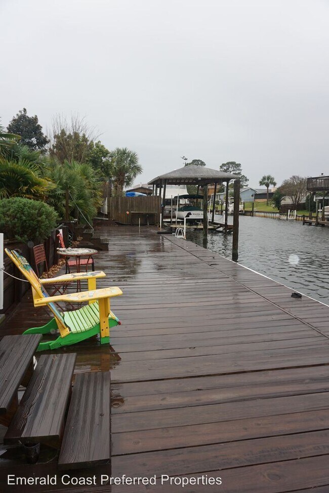 3 br, 2 bath House 1119 Harbor Lane 1119 Harbor Ln Gulf Breeze FL