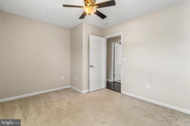 Building Photo - 8920 Flour Ct